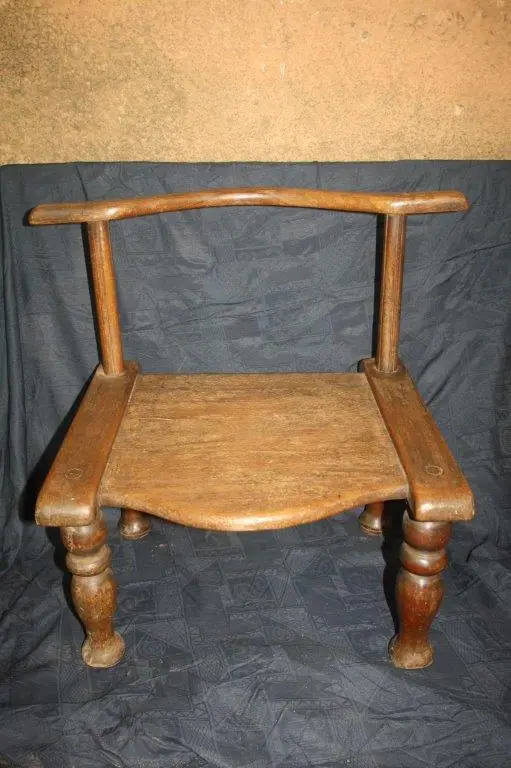 Chaises (Стулья) — Традиционное искусство